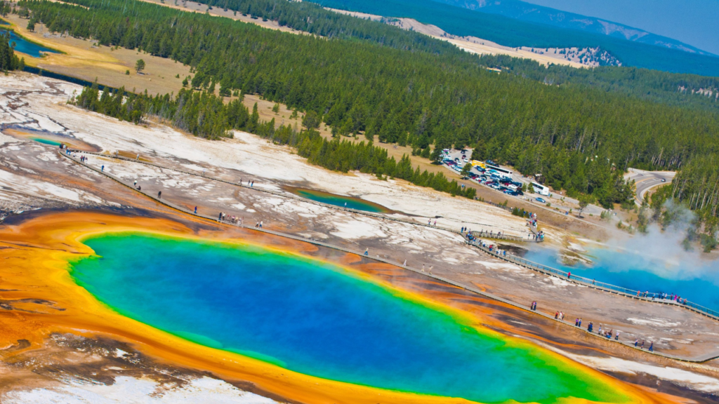 Top best National Parks in the USA: Your Ultimate Guide to Adventure, Scenery & Wildlife! 1 Yellowstone National Park